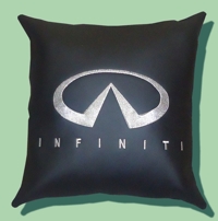 Подушка из экокожи с логотипом "Infiniti"