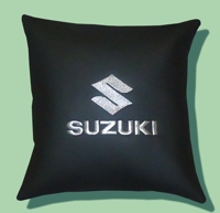 Подушка из экокожи с логотипом "Suzuki"