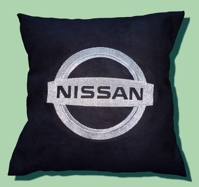 Подушка с логотипом "Nissan", вышитая