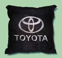 Подушка с логотипом "Toyota", вышитая