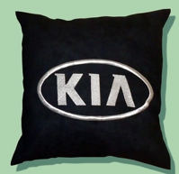 Подушка с логотипом "KIA", вышитая