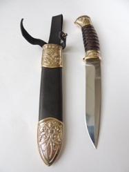 Нож "Витязь", сталь 95х18 Кованая. В деревянных ножнах с художественным литьем (латунь).